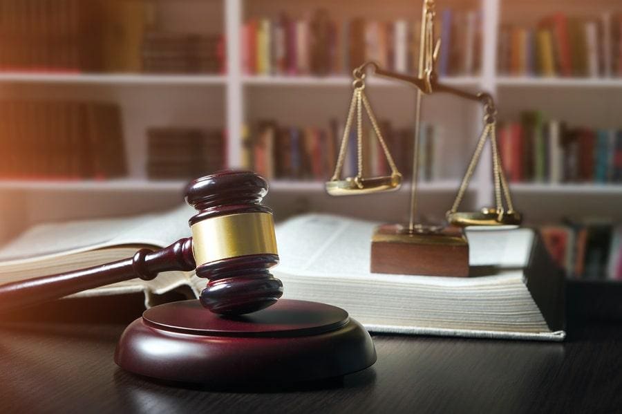 bigstock-Judge-Gavel-In-Court-Library-188273722-min weighing up the options